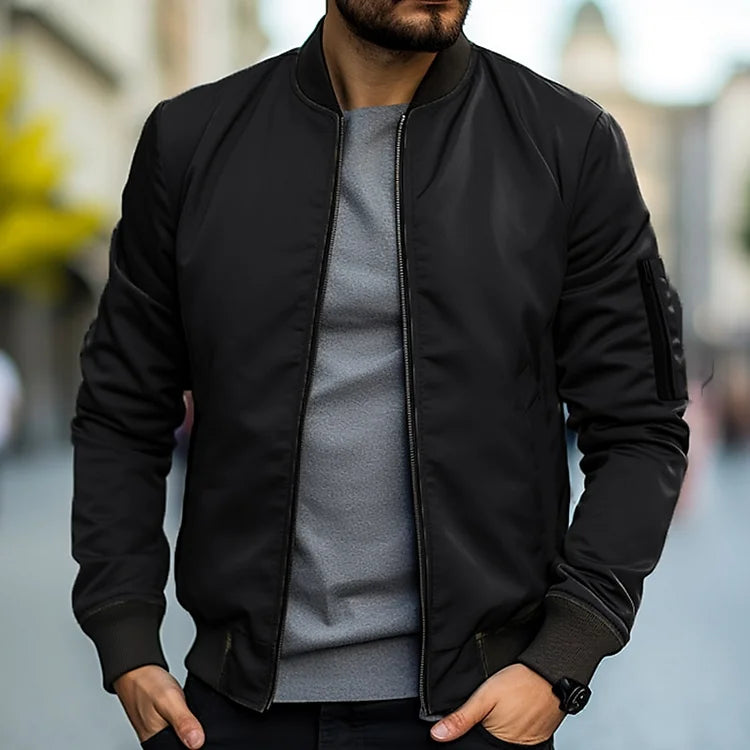 Trendige leichte Bomberjacke