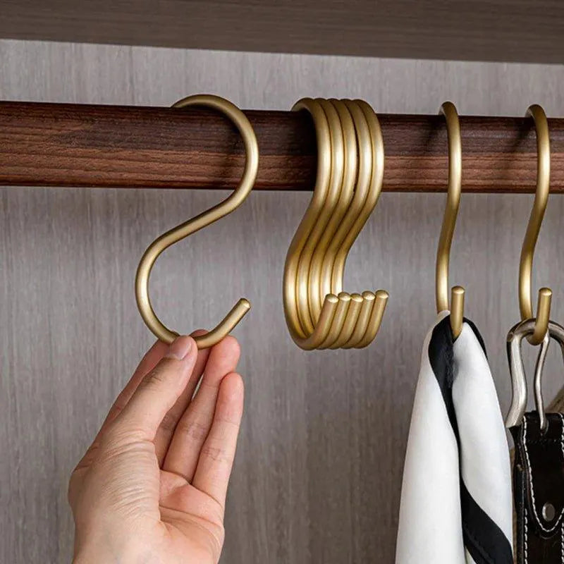 5-pcs-matte-goldsilver-small-s-shape-hook-holders-modern-practical-clothes-hanger-besontique-home-1.webp