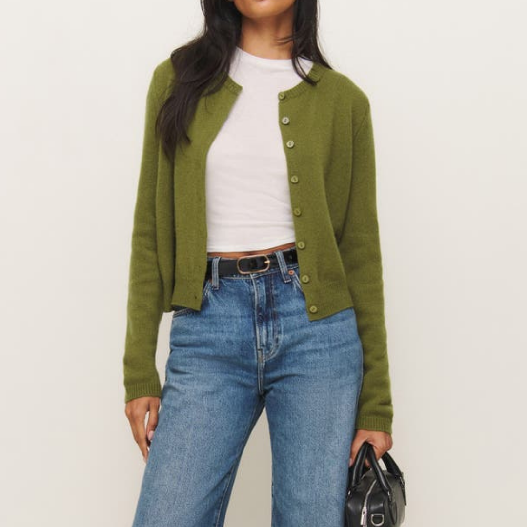 Damen_Klassischer_Pullover_4.png