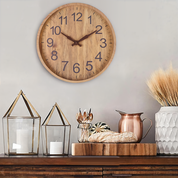 Ästhetische Runde Wanduhr aus Holz