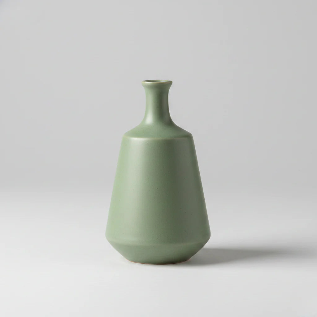 KeramikvaseinSalbeigrun.webp