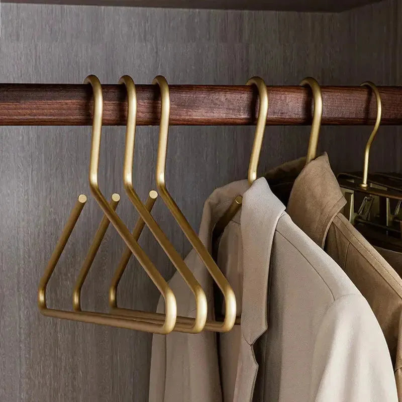 Luxe-Suit-Massiver-matter-Kleiderbugel-_4_1-Stuck_-Elegare-5532120.webp