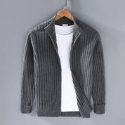 Stilvoller Herren Rippstrickjacke