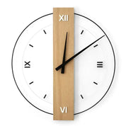 Stille Wanduhr aus Holz