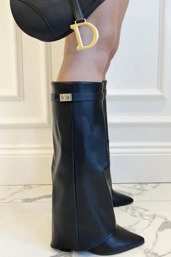 Moderne Reißverschlussstiefel