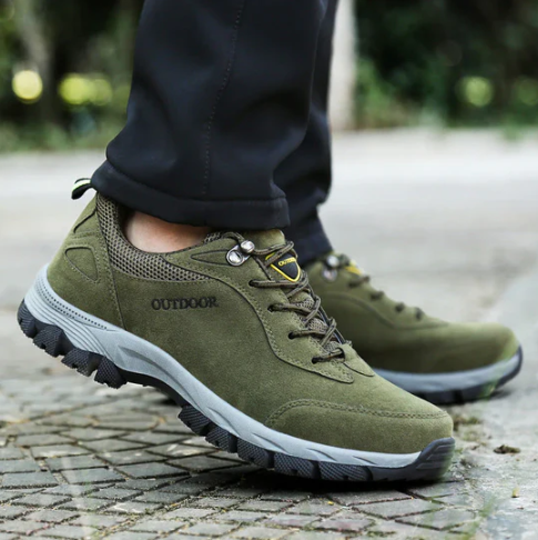 Robuste orthopädische Turnschuhe