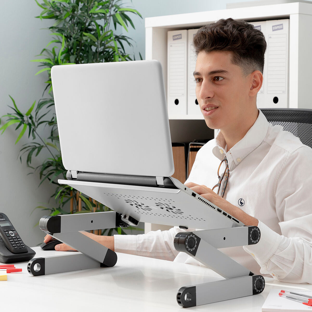 Innova Tragbarer, verstellbarer Laptoptisch
