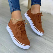 Schnürsneaker