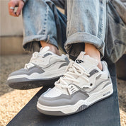 Stylische leichte Turnschuhe
